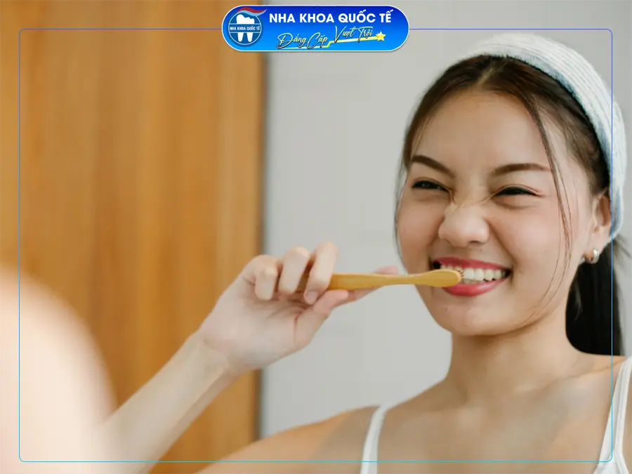 Đánh răng đúng cách, nhẹ nhàng