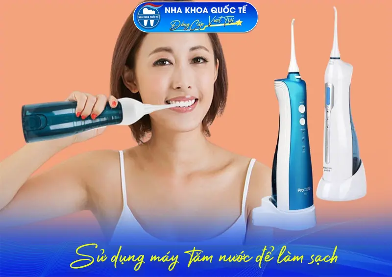 Sử dụng tăm nước vệ sinh